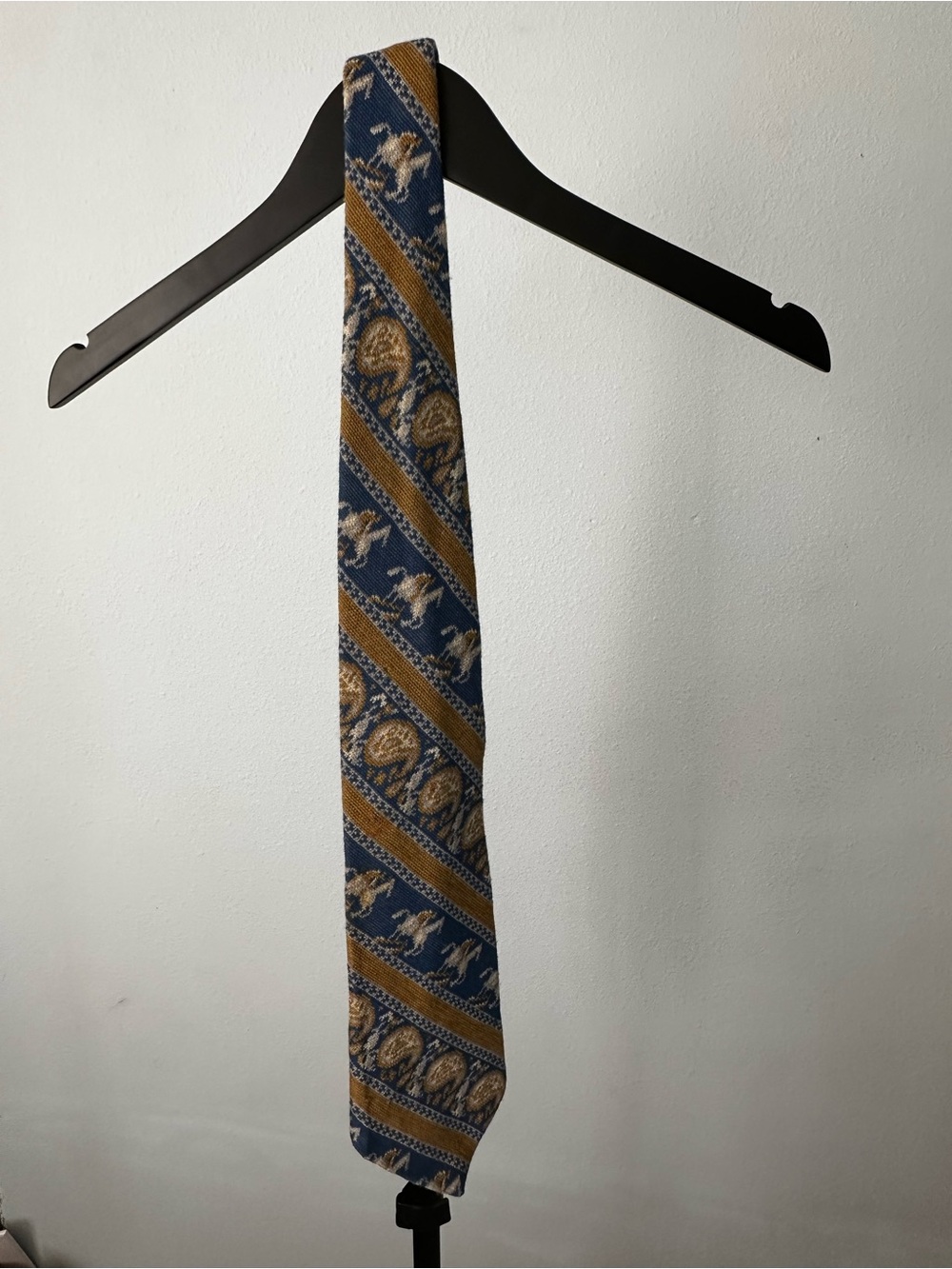 Vintage Guardsman equestrian tie. Woven in France